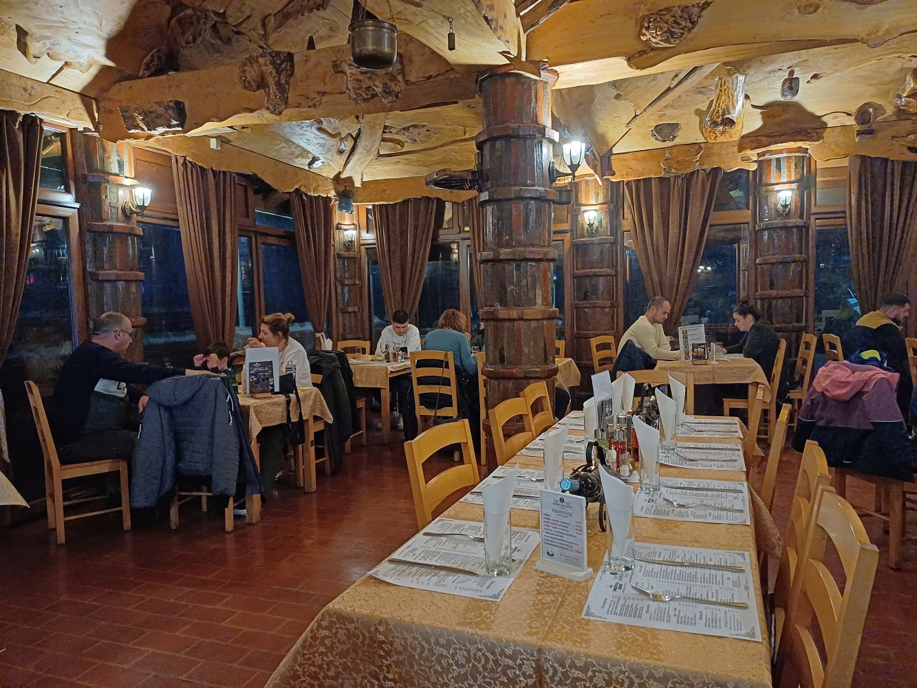 Restoran_iznutra_02
